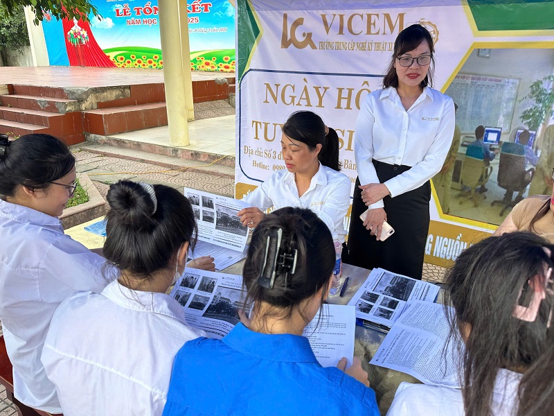 Trường Trung cấp nghề kỹ thuật xi măng tham gia Hội nghị “Tư vấn, tuyển sinh giáo dục nghề nghiệp năm 2025”